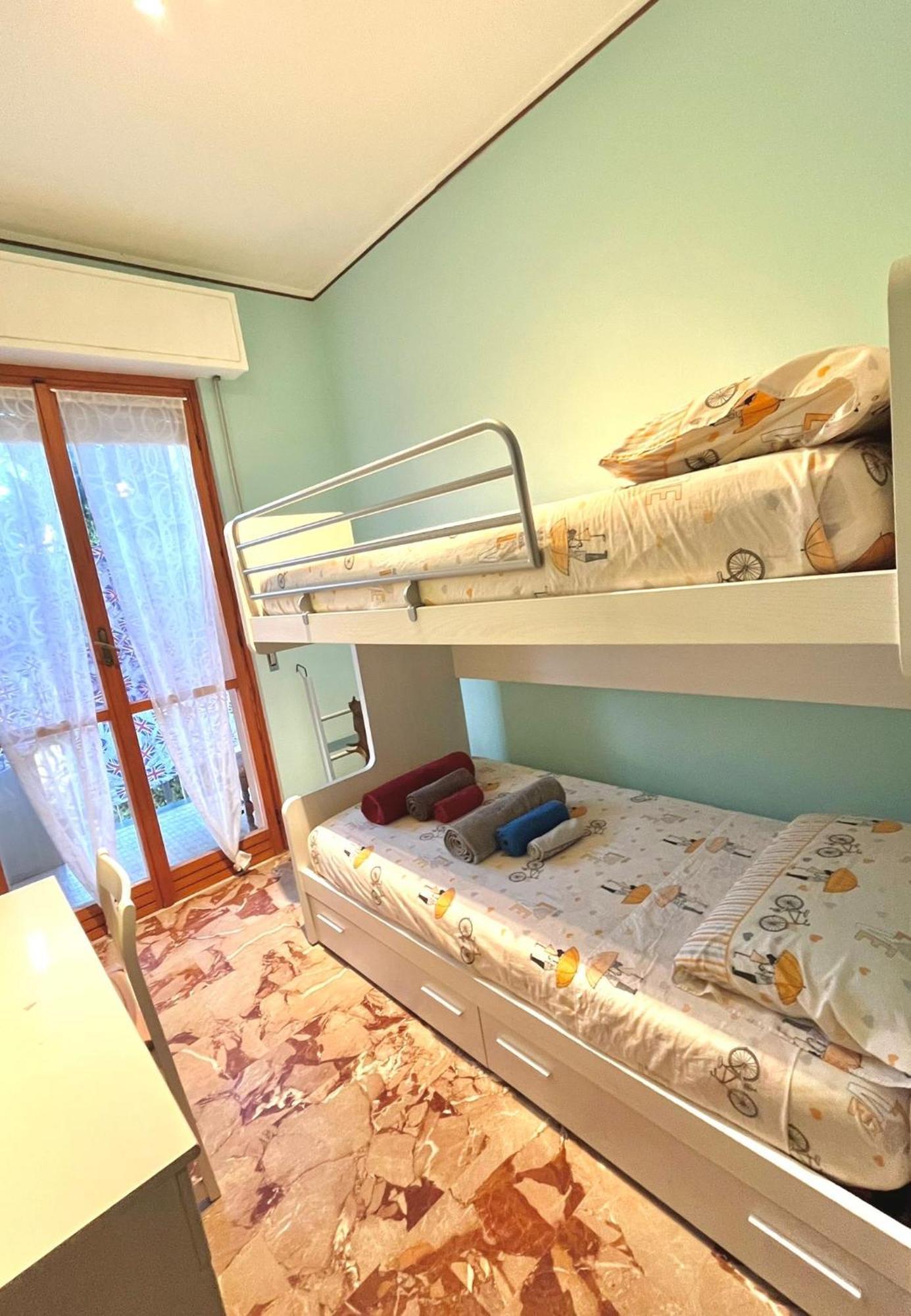 Daddy's House - Maximum Car Length Allowed 420cm Genua